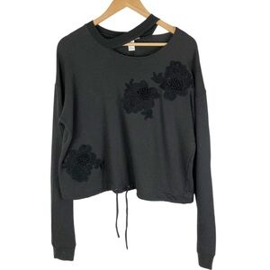 Forever 21 Women’s Floral Embroidered Patch Distressed Crewneck Crop Sweatshirt